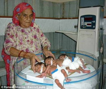 Индианка Бхатери Деви стала старейшей мамой тройни в мире